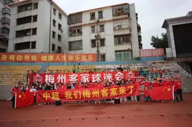大胆裸体艺术