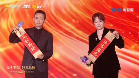 贪心的寡妇女